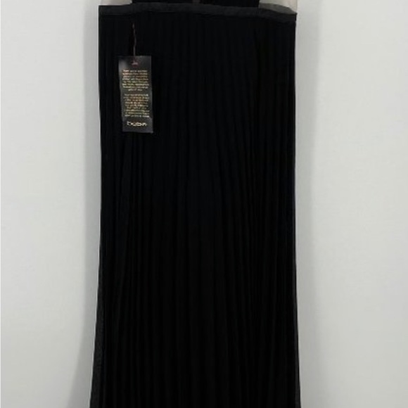 💋 bebe deep v chiffon pleated romper black dress 10 RARE 💋 - Picture 7 of 14